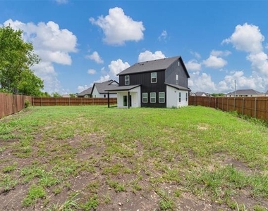 588 Highview Court - Photo Thumbnail 37