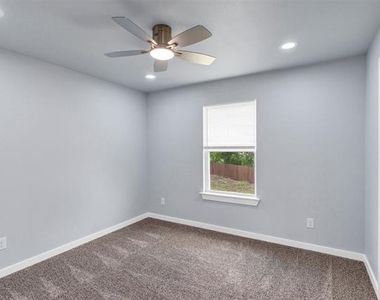 588 Highview Court - Photo Thumbnail 34