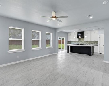 588 Highview Court - Photo Thumbnail 9