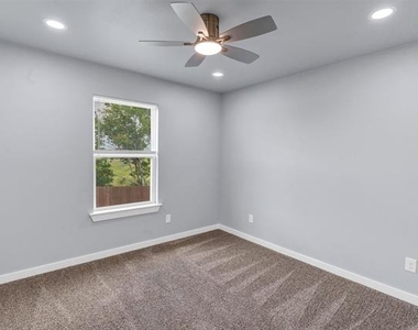 588 Highview Court - Photo Thumbnail 30