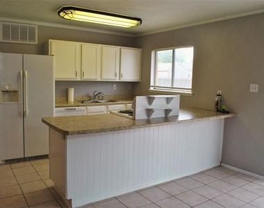 5528 Adams Drive - Photo Thumbnail 2