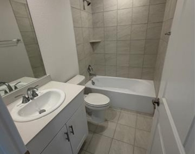 2203 Rannoch Street - Photo Thumbnail 10