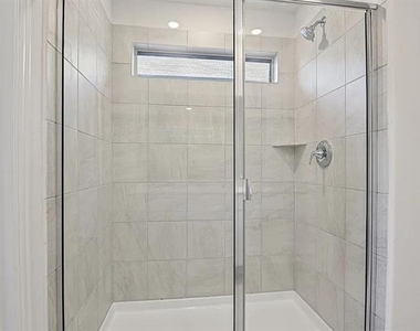 2203 Rannoch Street - Photo Thumbnail 7