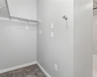 3015 Bryan Street - Photo Thumbnail 20