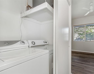 3015 Bryan Street - Photo Thumbnail 8