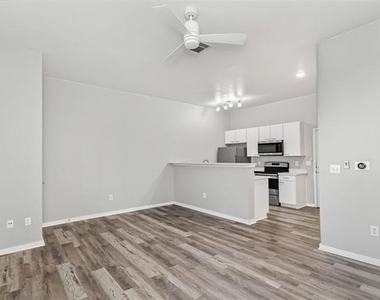 3015 Bryan Street - Photo Thumbnail 12