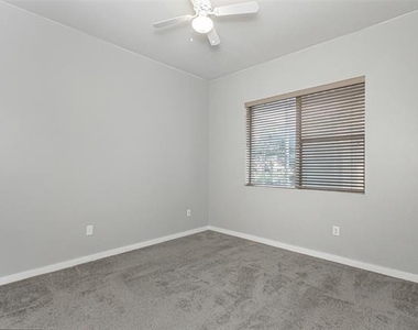 3015 Bryan Street - Photo Thumbnail 15