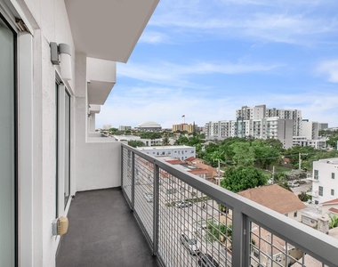 39 Nw 7th Avenue - Photo Thumbnail 8
