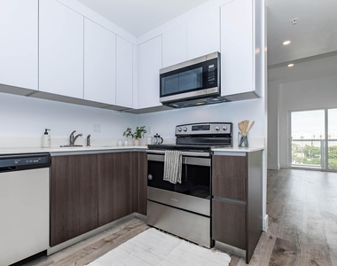 39 Nw 7th Avenue - Photo Thumbnail 1