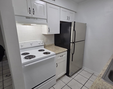 1401 Ne 17th Court - Photo Thumbnail 8