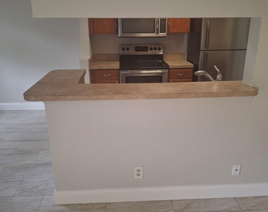 9833 Westview Drive - Photo Thumbnail 5