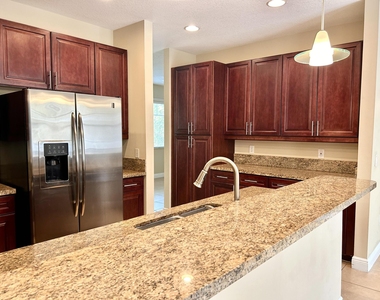 3803 Nw 5th Terrace - Photo Thumbnail 8