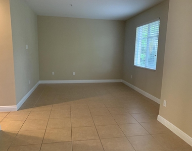3803 Nw 5th Terrace - Photo Thumbnail 16
