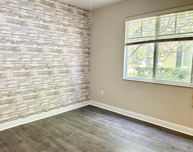 3803 Nw 5th Terrace - Photo Thumbnail 5