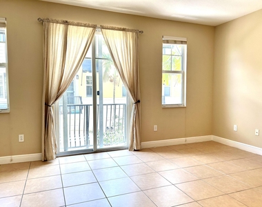 3803 Nw 5th Terrace - Photo Thumbnail 14