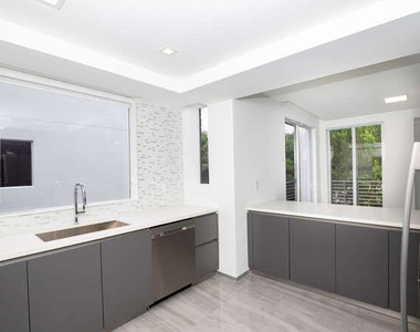 700 Ne 14th Avenue - Photo Thumbnail 13