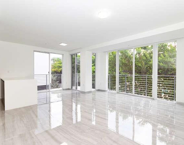 700 Ne 14th Avenue - Photo Thumbnail 5