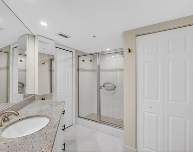 3000 N Ocean Drive - Photo Thumbnail 16