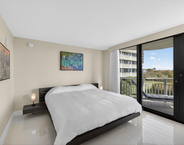 3000 N Ocean Drive - Photo Thumbnail 17