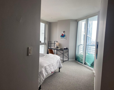325 S Biscayne Boulevard - Photo Thumbnail 13