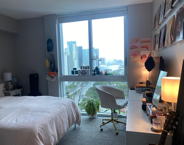 325 S Biscayne Boulevard - Photo Thumbnail 4