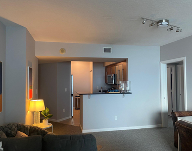 325 S Biscayne Boulevard - Photo Thumbnail 8