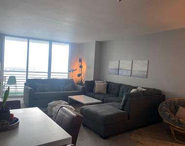 325 S Biscayne Boulevard - Photo Thumbnail 3
