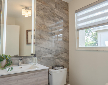 6670 Nw 27th Avenue - Photo Thumbnail 32