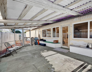 1570 Ne 30th Place - Photo Thumbnail 53