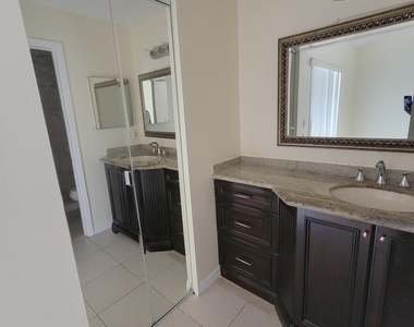 2306 Sw 82nd Terrace - Photo Thumbnail 13