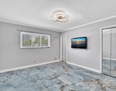 2000 Diana Drive - Photo Thumbnail 25