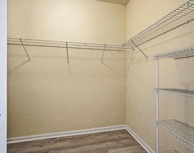 4501 Mimosa Terrace - Photo Thumbnail 15