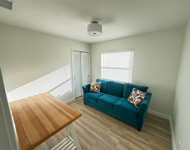 908 Lighthouse Drive - Photo Thumbnail 34