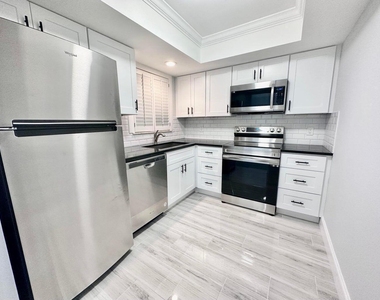 312 Northlake Drive - Photo Thumbnail 19