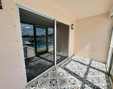 312 Northlake Drive - Photo Thumbnail 47