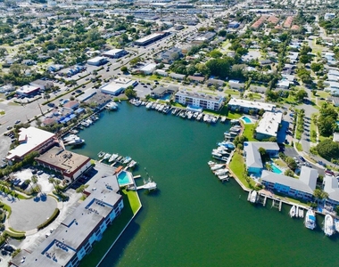 312 Northlake Drive - Photo Thumbnail 12