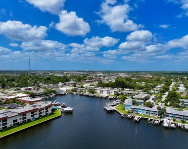 312 Northlake Drive - Photo Thumbnail 13