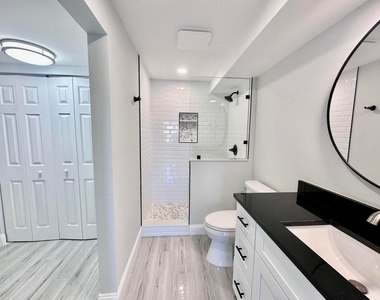 312 Northlake Drive - Photo Thumbnail 6