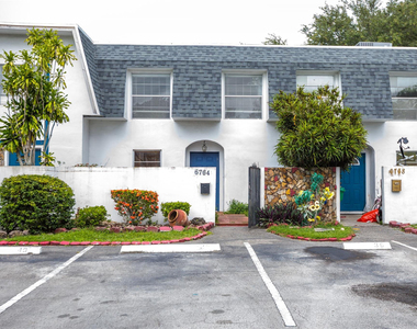 6764 Sw 40th Street - Photo Thumbnail 2