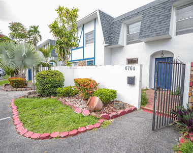 6764 Sw 40th Street - Photo Thumbnail 3