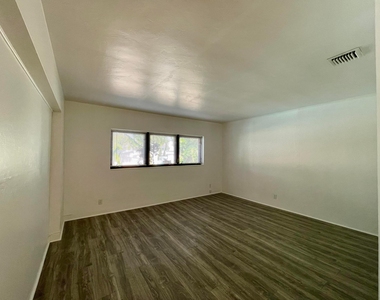 2725 Ne 27th Court - Photo Thumbnail 20