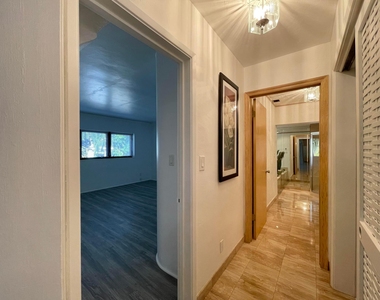 2725 Ne 27th Court - Photo Thumbnail 19