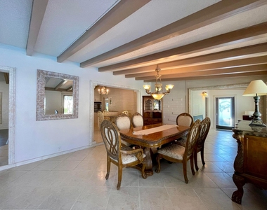 2725 Ne 27th Court - Photo Thumbnail 7