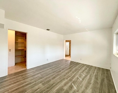 2725 Ne 27th Court - Photo Thumbnail 14