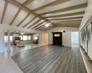 2725 Ne 27th Court - Photo Thumbnail 2