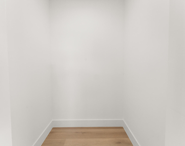 111 W 35th Street - Photo Thumbnail 18