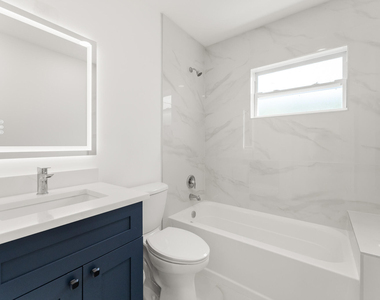 111 W 35th Street - Photo Thumbnail 15