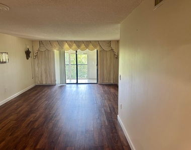 3521 Environ Boulevard - Photo Thumbnail 3