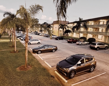 600 Village Green Court - Photo Thumbnail 24