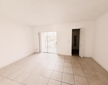 600 Village Green Court - Photo Thumbnail 4